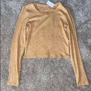 American eagle cropped shirt